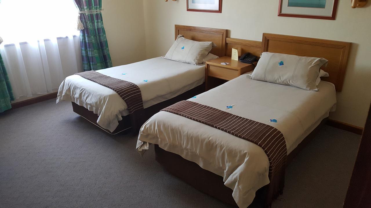 Lamberts Bay Hotel Ламбертс-Бей Экстерьер фото