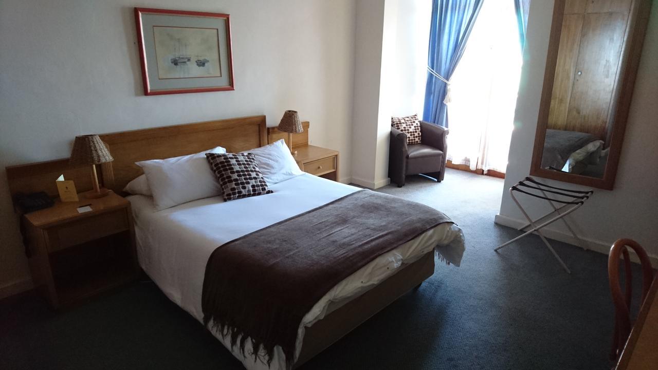 Lamberts Bay Hotel Ламбертс-Бей Экстерьер фото