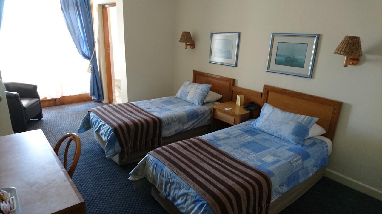 Lamberts Bay Hotel Ламбертс-Бей Экстерьер фото