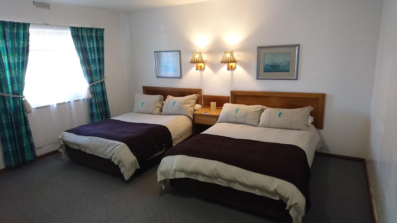 Lamberts Bay Hotel Ламбертс-Бей Экстерьер фото